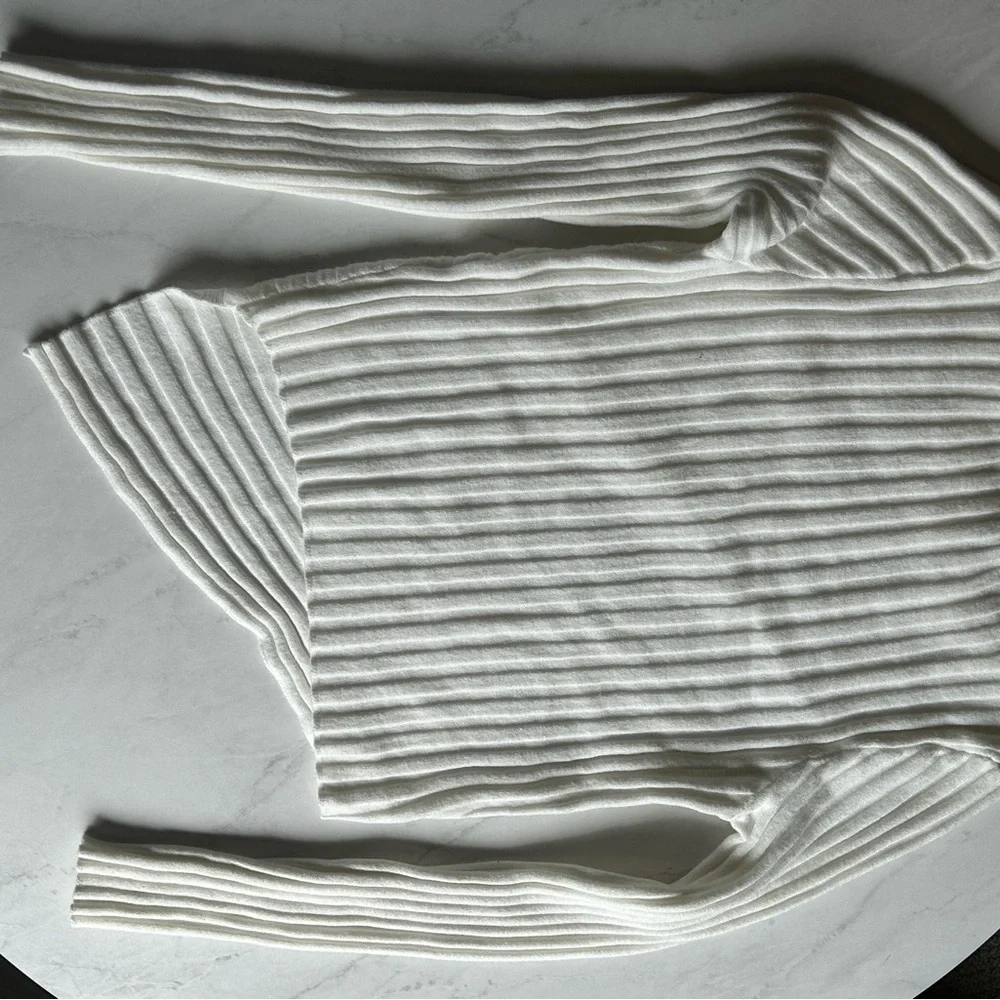 Chic White Ribbed Sweater - Picture 8 of 11